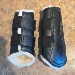 Black Fleece-Lined Horse Boots (Pair)